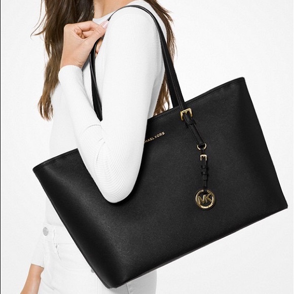 MICHAEL KORS LARGE JET SET SAFFIANO LEATHER TOTE BLACK GOLD DETAILS